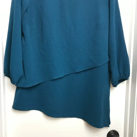 ✨✨5/$10✨✨ Apt 9 asymmetrical Top Blouse Size M Dark Turquoise Elastic Sleeve - Picture 3 of 8